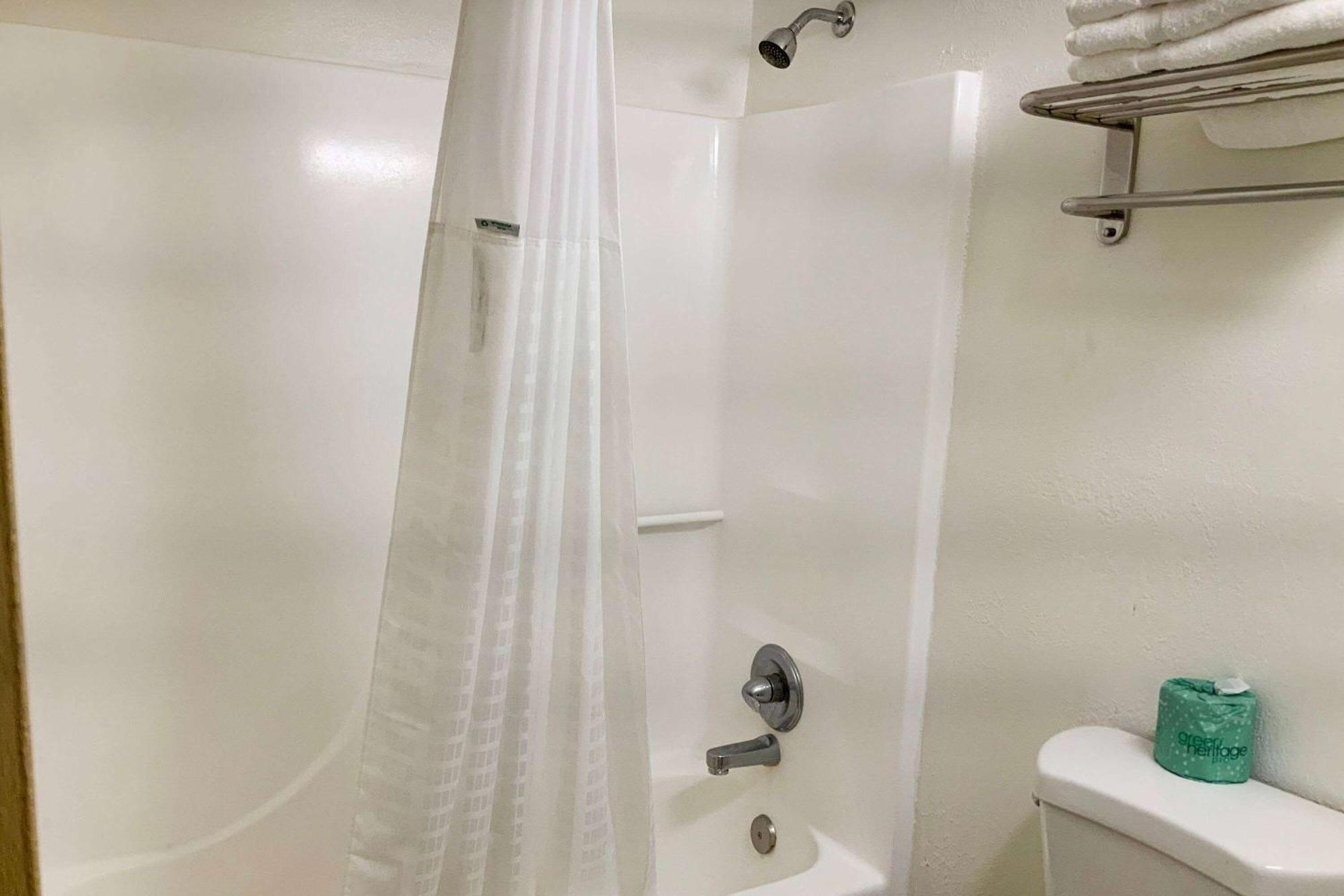 Days Inn By Wyndham Troy Il Εξωτερικό φωτογραφία