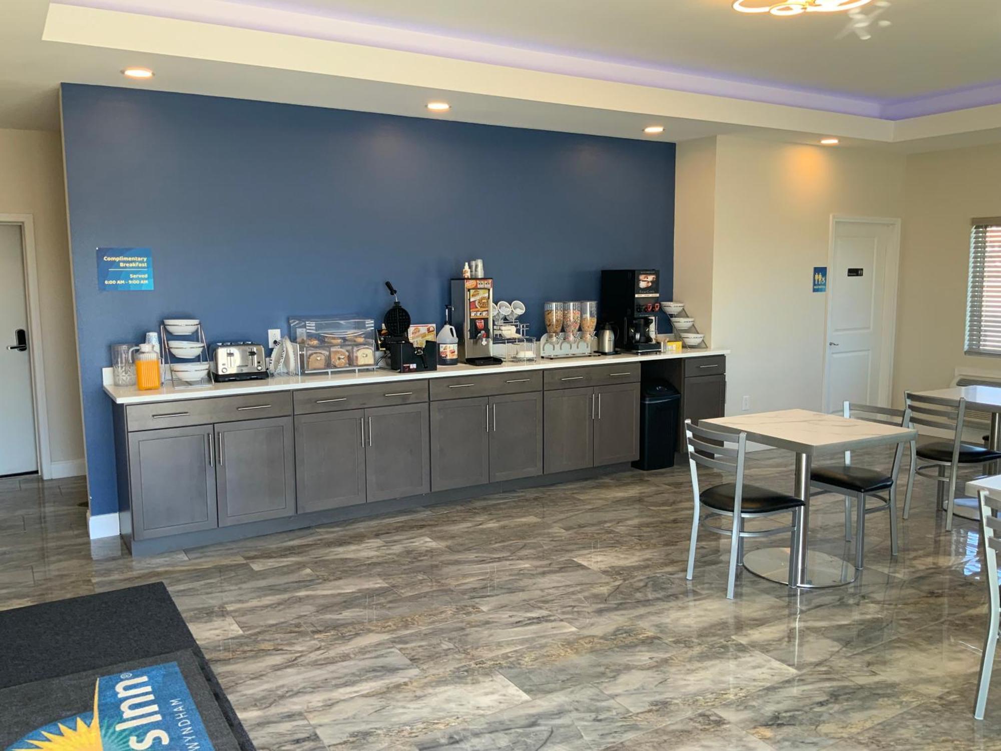 Days Inn By Wyndham Troy Il Εξωτερικό φωτογραφία